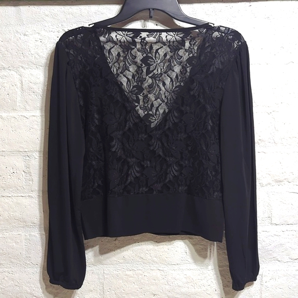 Venus Deep V neck Top - Picture 2 of 6